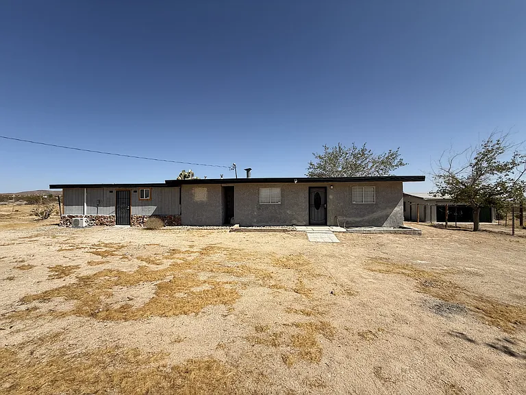 61576 Aberdeen Dr — Photo 1