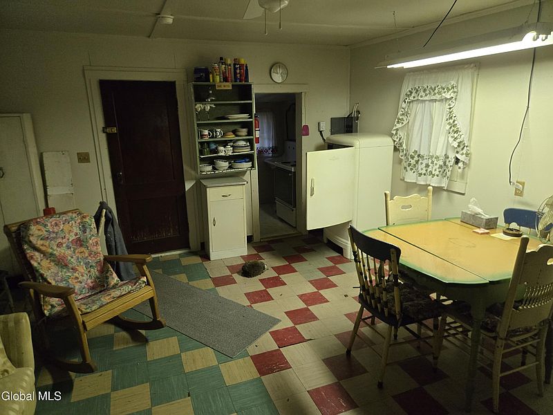 5th image of 243 Troutbrook Road