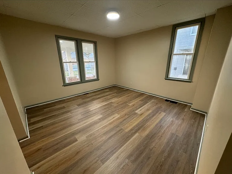 736 Munson Ave #1/2 — Photo 3