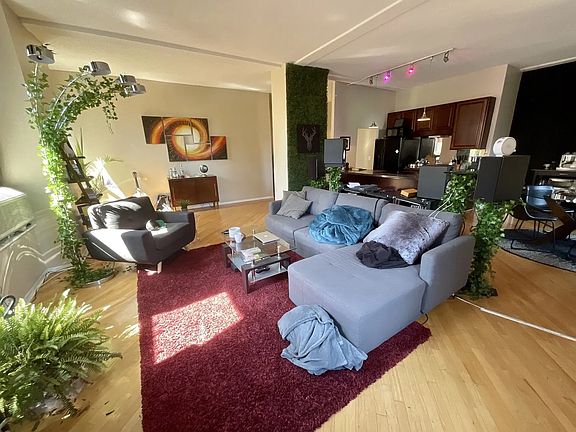 2nd image of 600 S Dearborn St APT 911