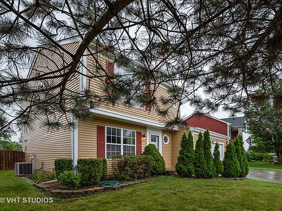 2nd image of 1902 Cambridge Dr
