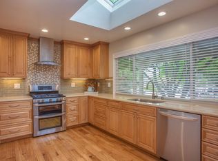 1450 Highland View Ct, Los Altos, CA 94024