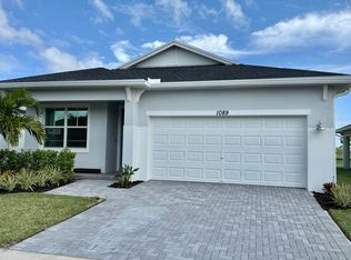 1089 SE Crosswood Way, Port Saint Lucie, FL 34984