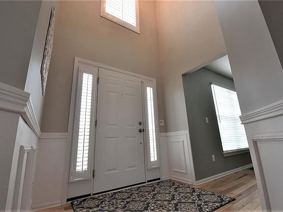 2nd image of 39265 Arlington Dr