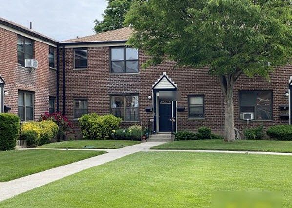 1st image of 19647 69th Ave #2