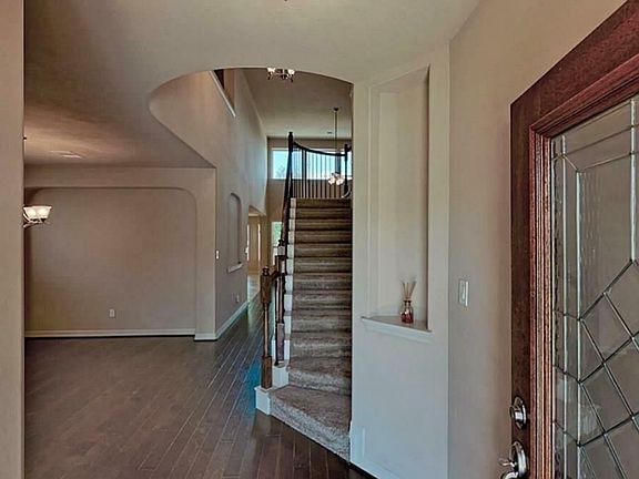 4th image of 2104 Pearl Bay Ct