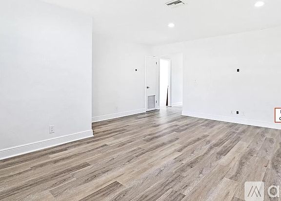 4th image of 2133 NE 56th Ct