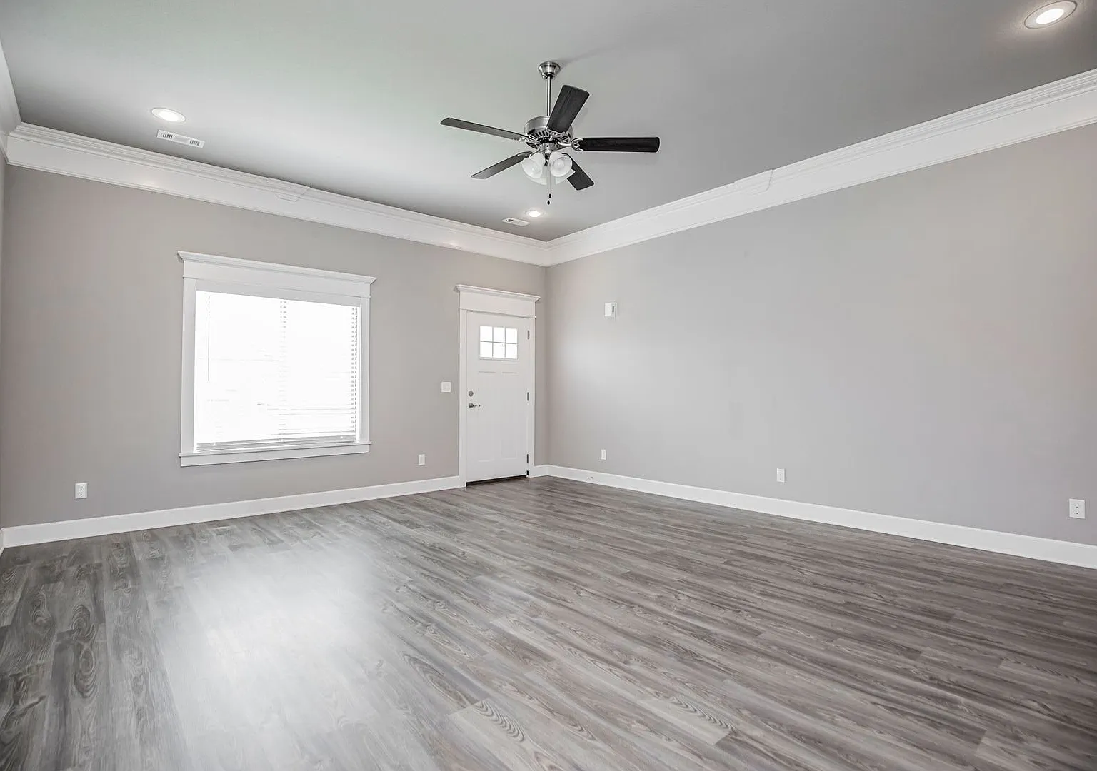 870 Bob Glen Circle — Photo 3