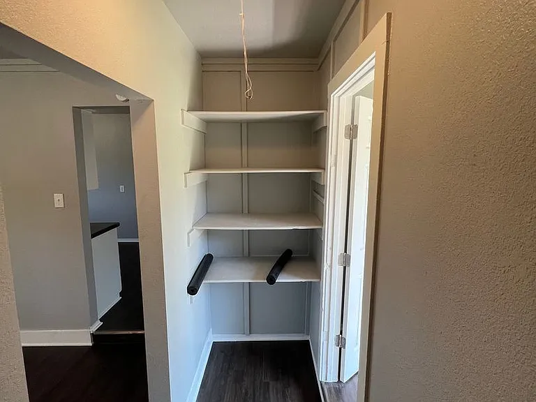 1250 Hawkins St — Photo 15