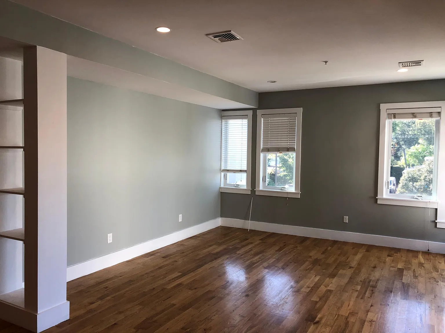 910 Hyde Park Avenue — Photo 1