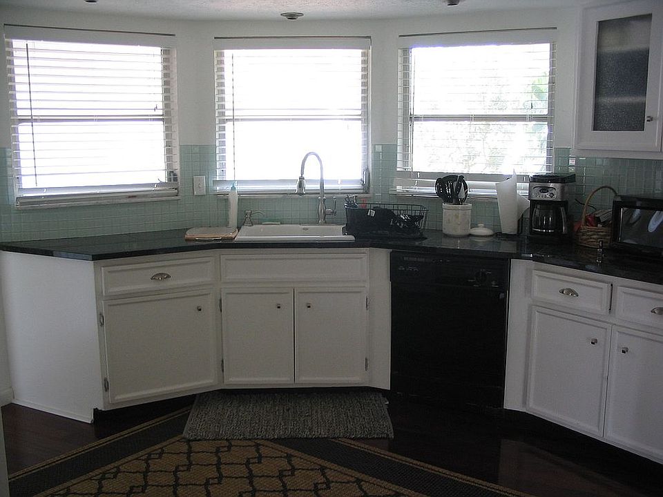 2nd image of 7741 Holiday Dr