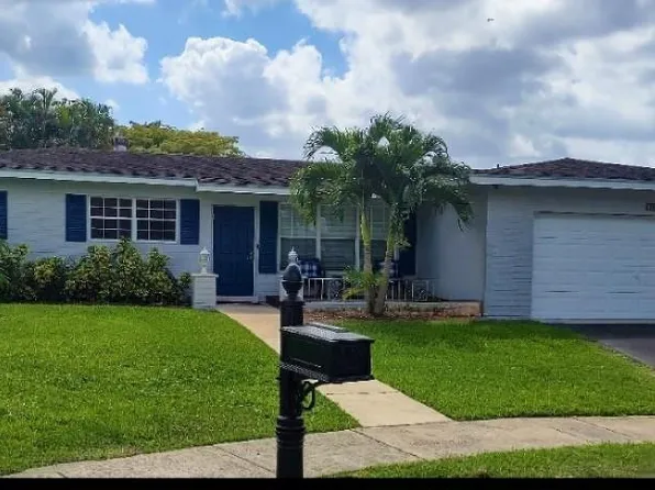 10620 NW 21st Court, Pembroke Pines, FL 33026