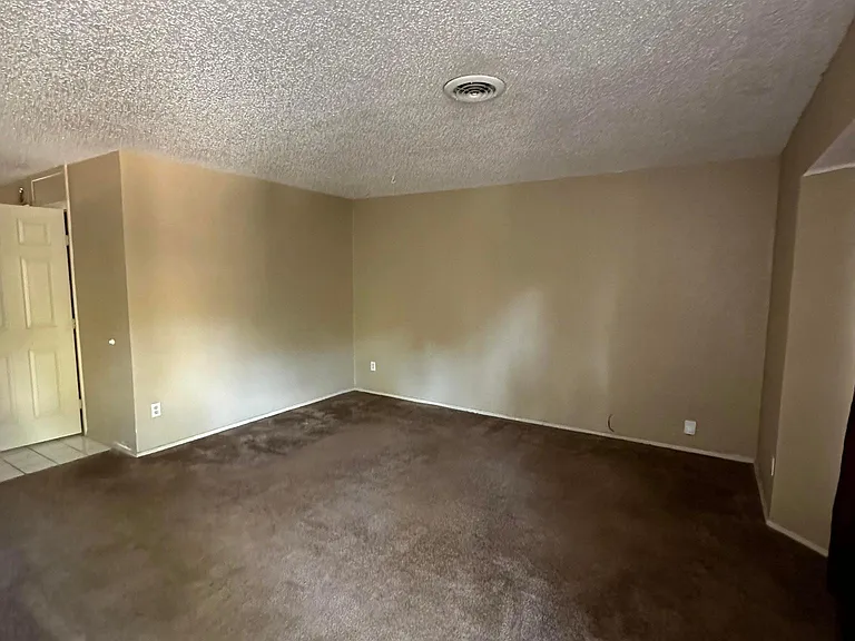 1904 W Sanford St — Photo 11