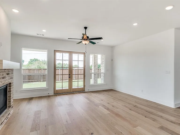 2302 Mercy Way — Photo 3