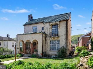 7 Earl Gables Ct, Reading, PA 19606