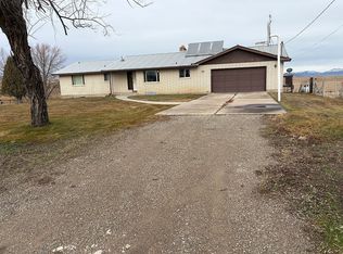 105 E 2 N, Paris, ID 83261