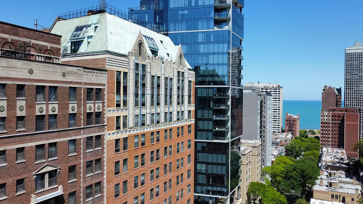 Building Photo - 10 W Elm St