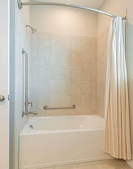 Guest bathroom.