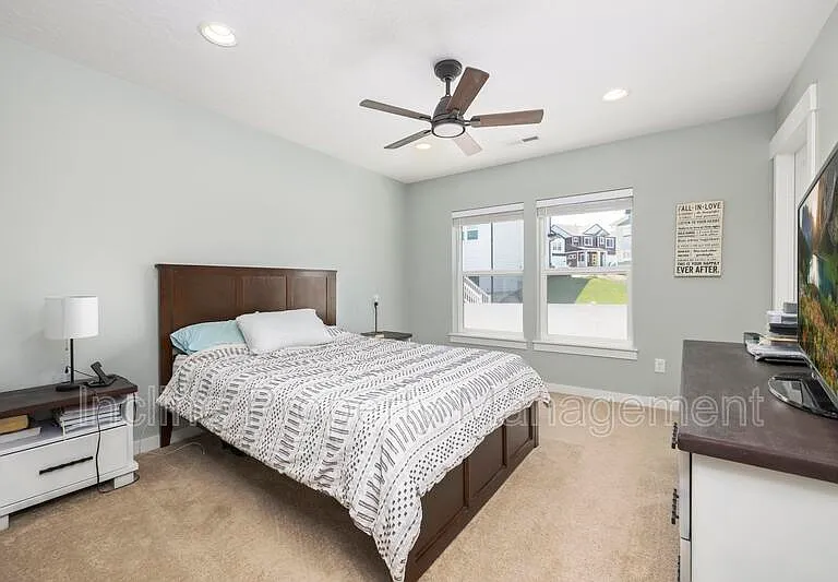 4438 E Hurstbourne Dr — Photo 17