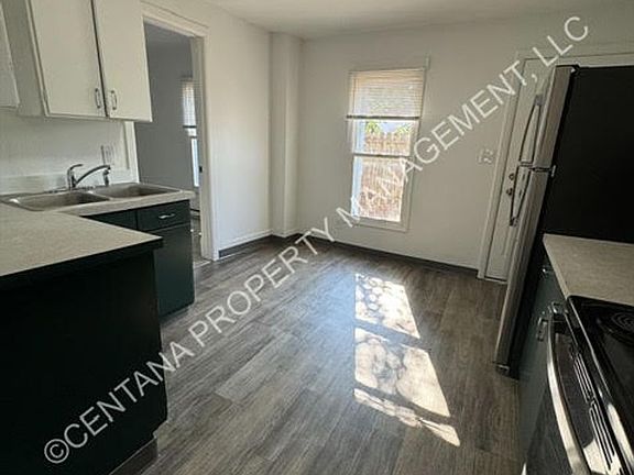4th image of 412-418 4th St S #412