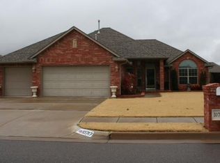 10717 NW 40th St, Yukon, OK 73099