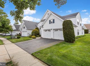 28 Rainflower Ln, West Windsor, NJ 08550
