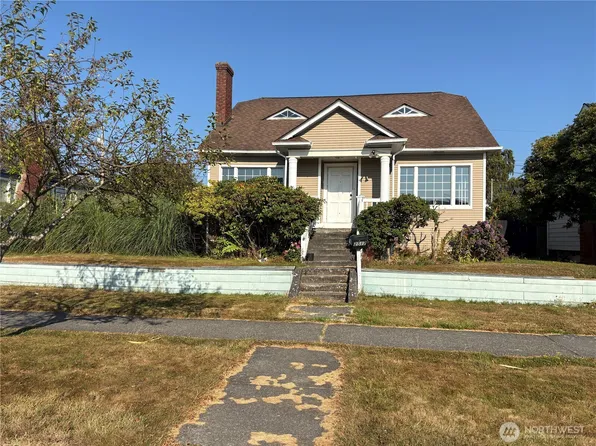 2571 Rainier Avenue, Everett, WA 98201