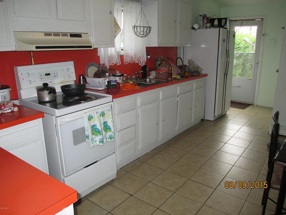 2nd image of 619 Winters Ave