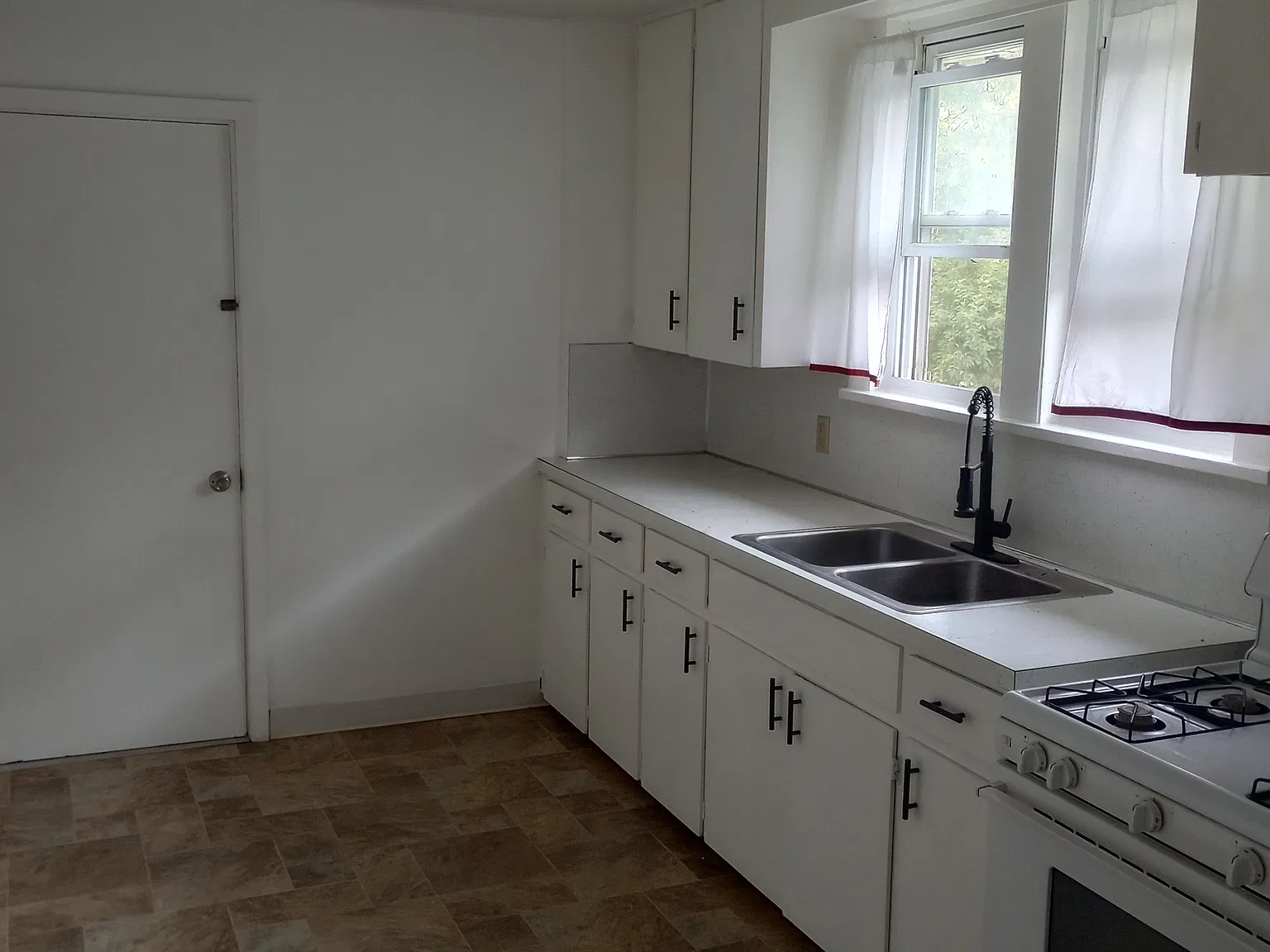 2 bed, $775 — Photo 3