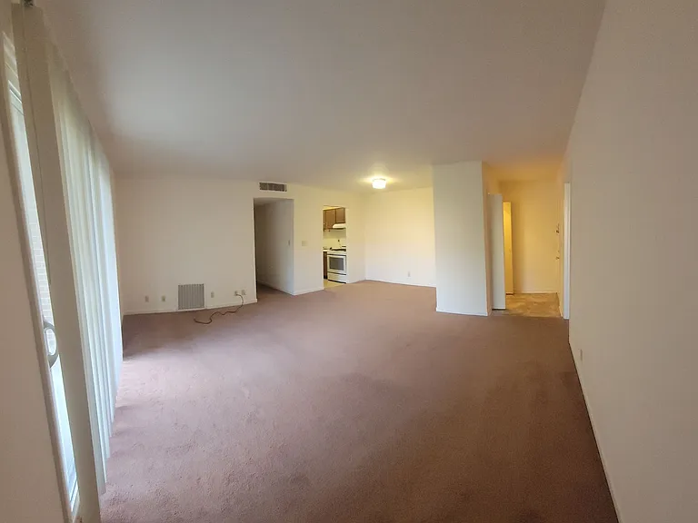 300 Jefferson St — Photo 32