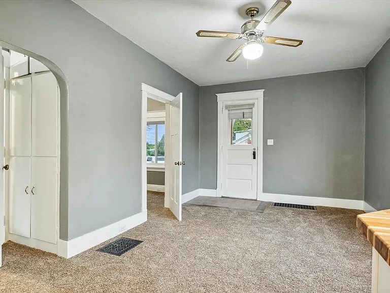 2901 Wall St — Photo 13