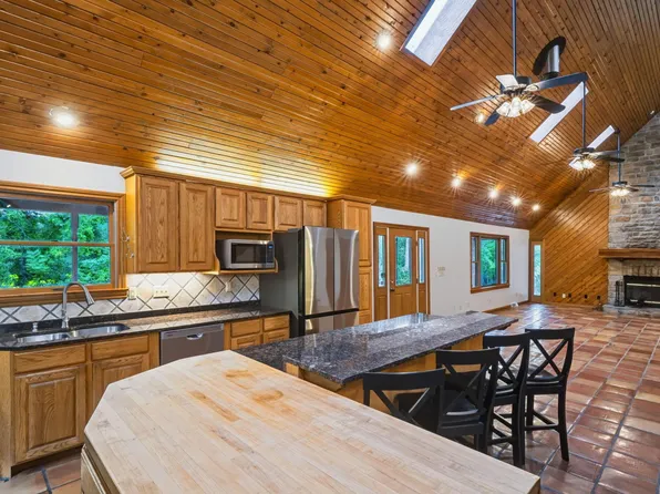 7626 White Chapel Rd, Newark, OH 43056