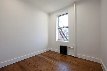 Rented by R New York