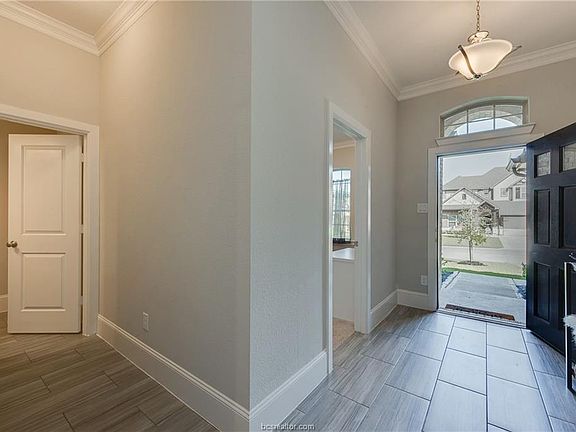 4th image of 2612 Hailes Ct