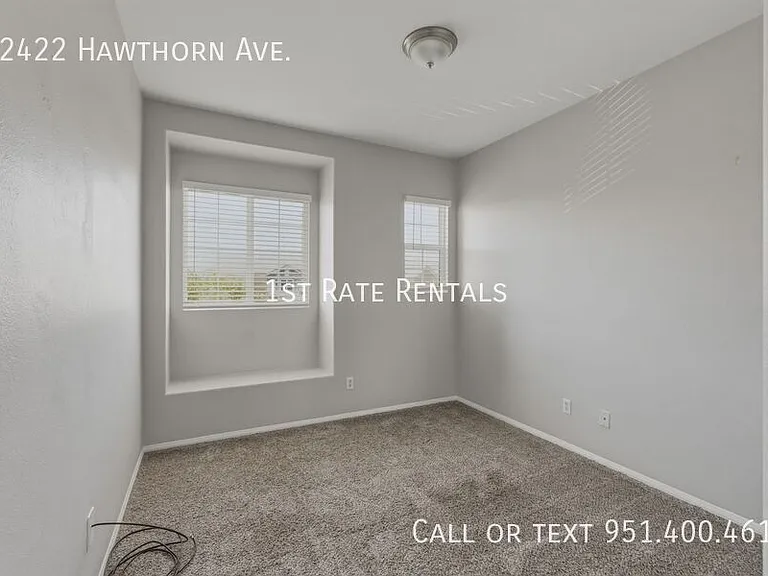 22422 Hawthorn Ave — Photo 8