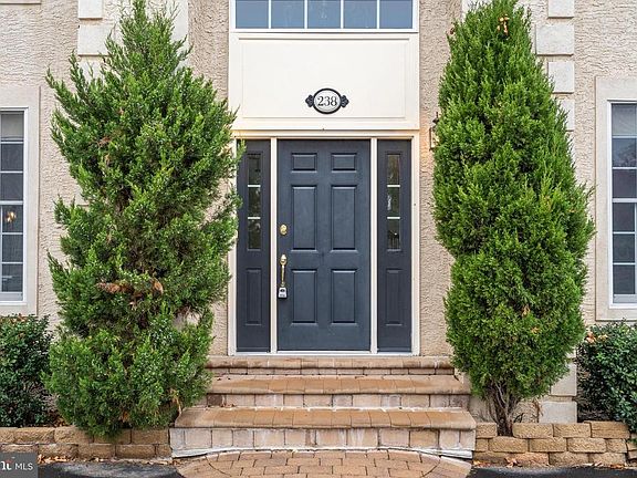 3rd image of 238 River Crest Dr