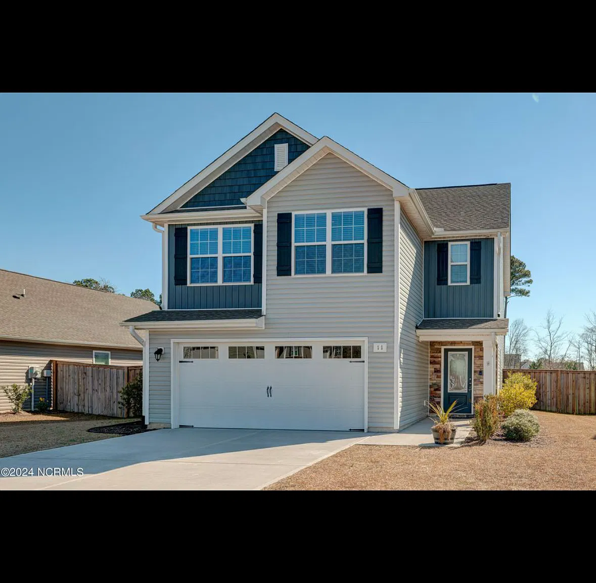 3 bed, 2.5 bath, 1951 sqft, $2,600 — Photo 2