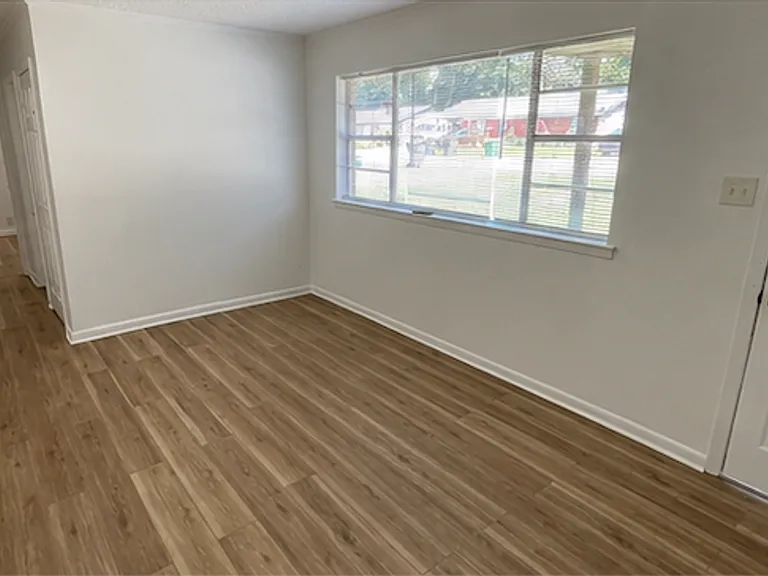 8215 Spanish Rd — Photo 4