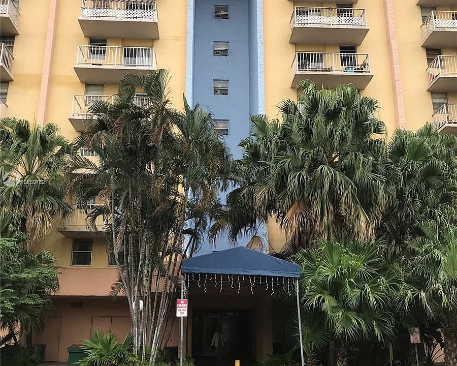1st image of 801 NW 47th Ave APT 907W