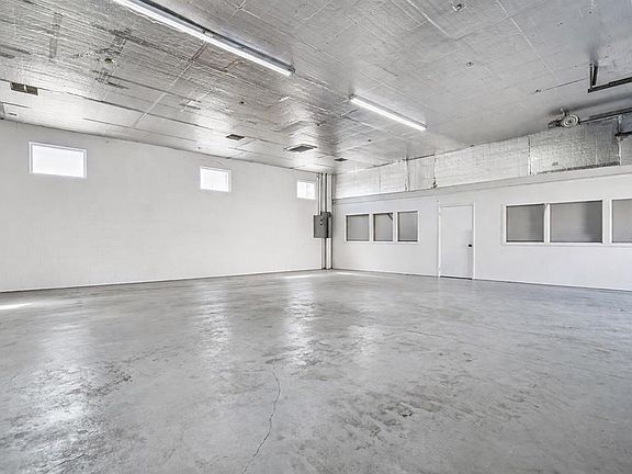 3rd image of 6010 Wall St