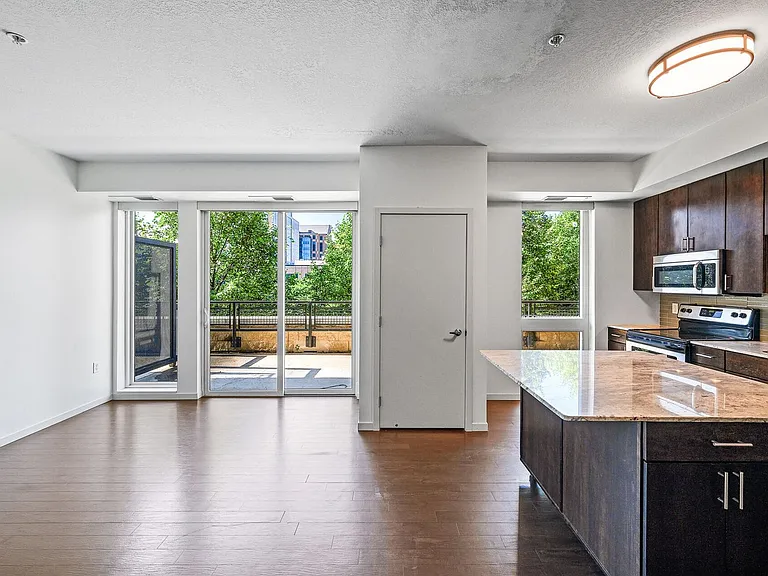The Flats at West End — Photo 1
