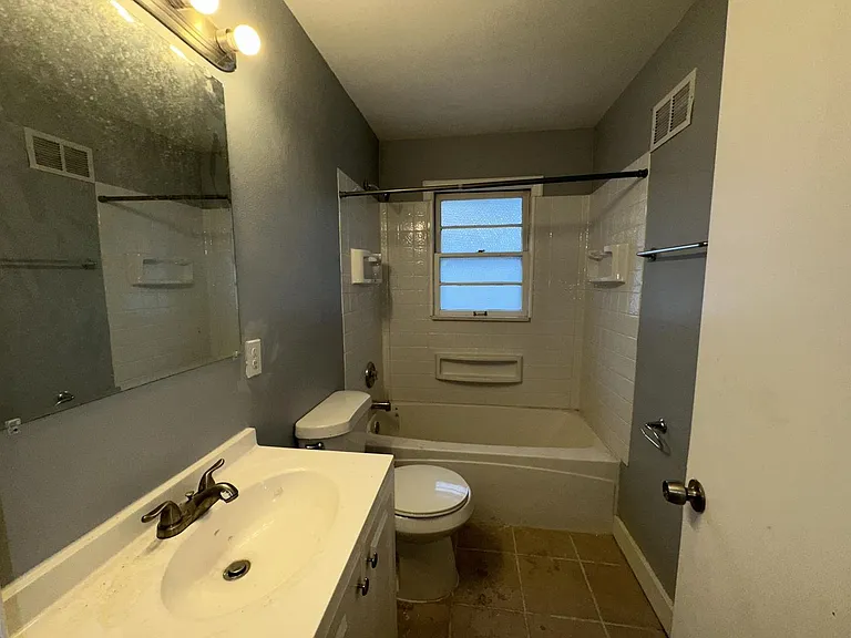107 Anistasia Dr — Photo 11