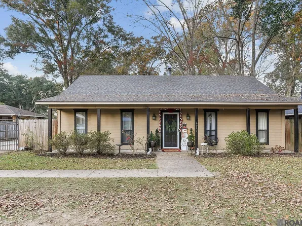 4945 Kennedy Dr, Zachary, LA 70791