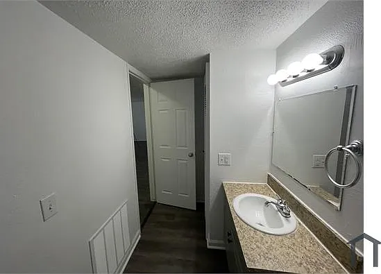 739 Washington St #120 — Photo 10