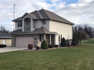 1541 Meadowlane Ave, Mount Pleasant, WI 53406