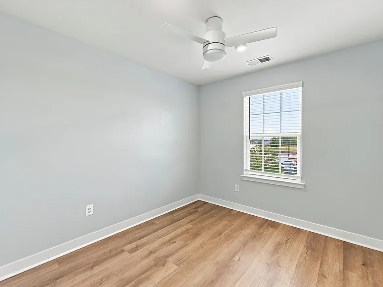 523 E Union St — Photo 21