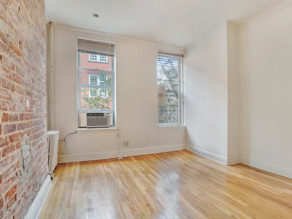 304 East 83rd Street image 1 of 4