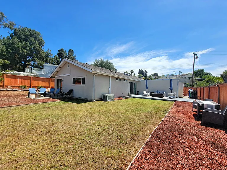 7620 Lone Star St — Photo 42
