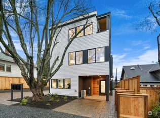 3911 B Eastern Ave N, Seattle, WA 98103