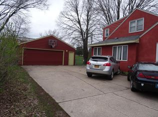 2129 Midlothian Rd N, Saint Paul, MN 55113